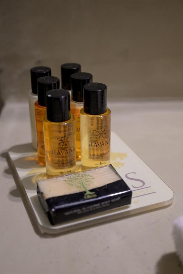 Oikies Small Elegant Hotel 3*