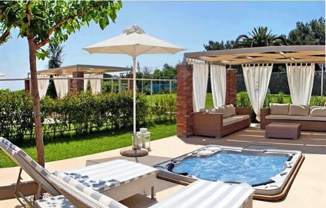 Oikies Small Elegant Hotel 3*